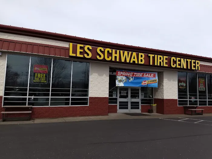 Les Schwab Tire Center 6