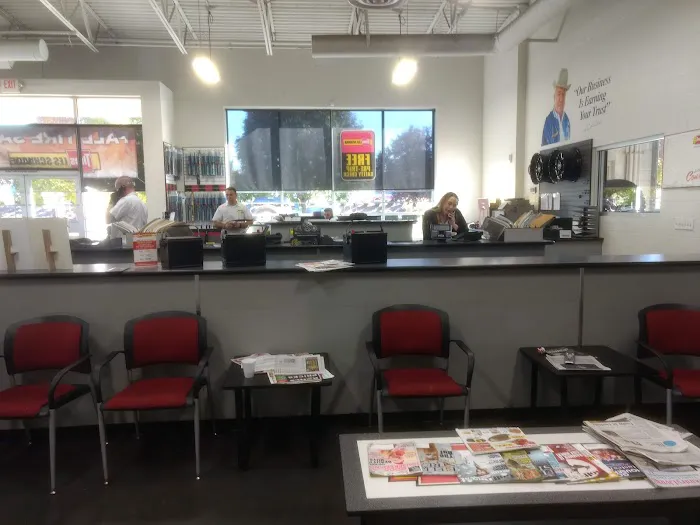 Les Schwab Tire Center 5