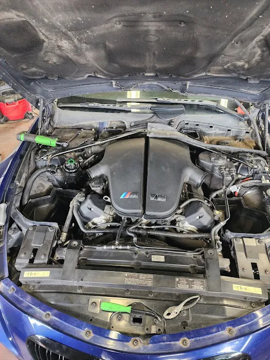 Dakota's Automotive 4