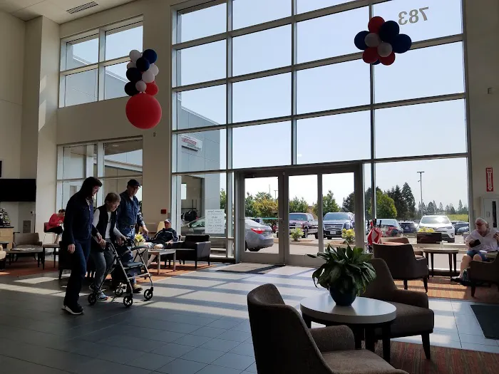 Capitol Toyota Service Center 4