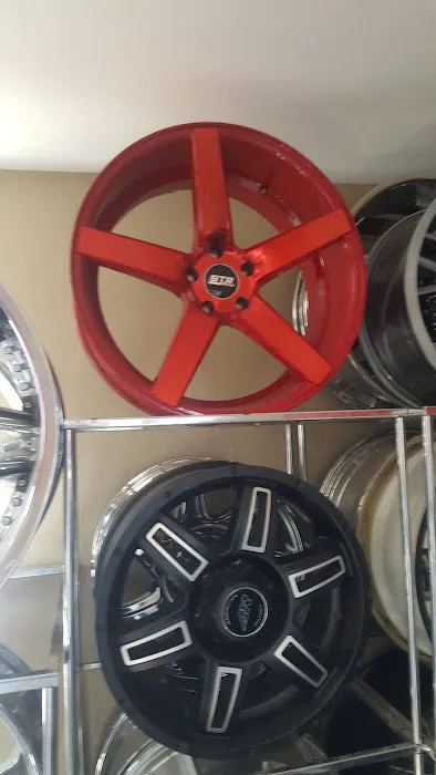 Pac Man Tire & Wheels 0