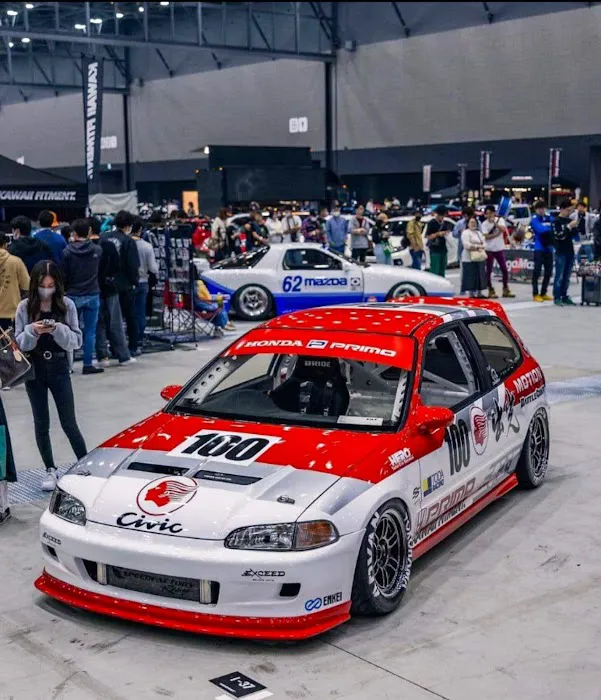 Jojo’s Auto Garage 8