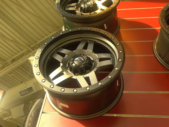 Les Schwab Tire Center 3