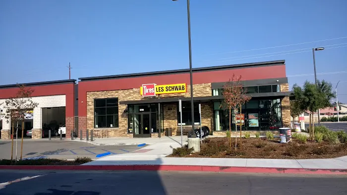 Les Schwab Tire Center 2