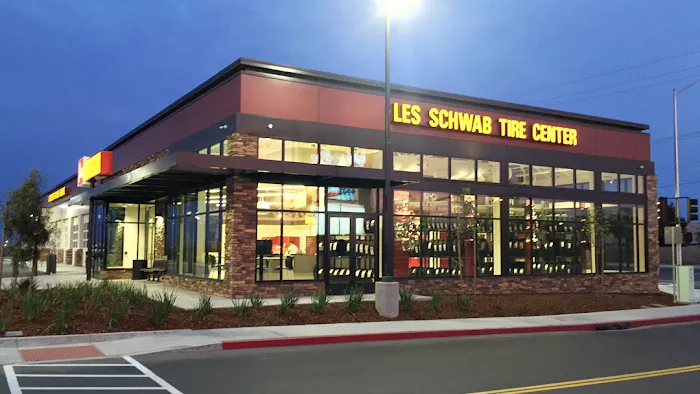 Les Schwab Tire Center 9