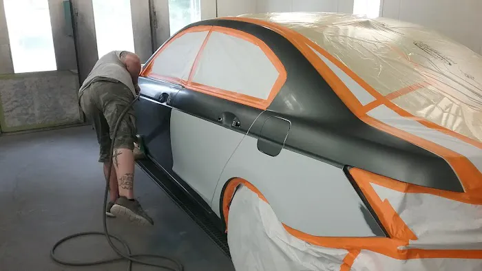 Eason' Auto Body Inc 2