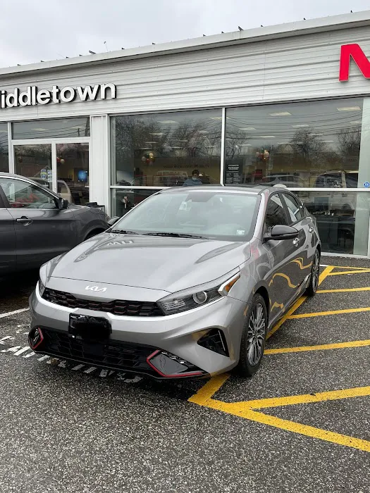 Nissan Kia of Middletown Service 1