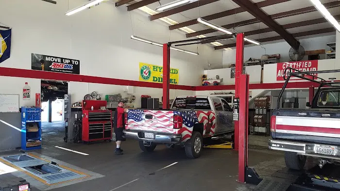 Robinson's Automotive 8