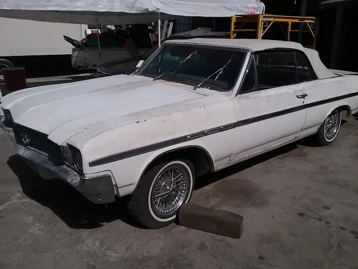 Alvarado's Garage 7