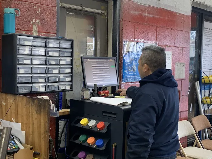 Vinnie Auto Repair 5