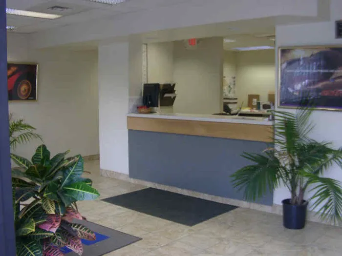 Center Square Motors 8