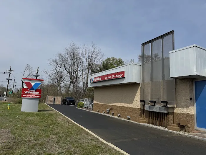 Valvoline Instant Oil Change 4