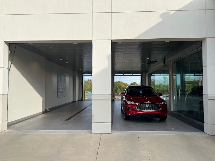 Evans INFINITI of Dayton Service Department 3