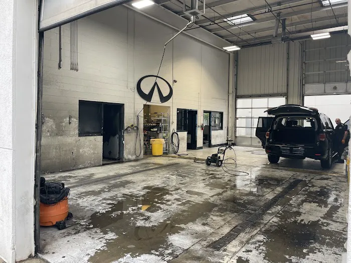 Evans INFINITI of Dayton Service Department 7