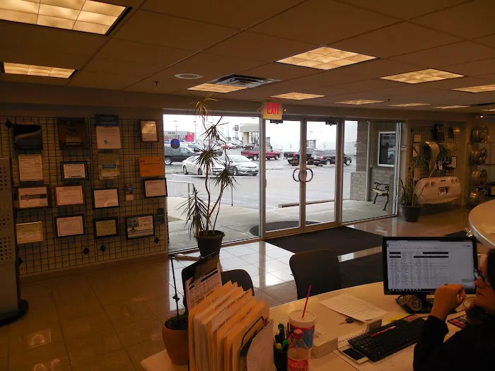 Voss Collision Center and Body Shop 4