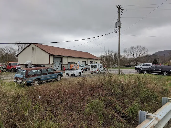 Cruz Collision Center 0