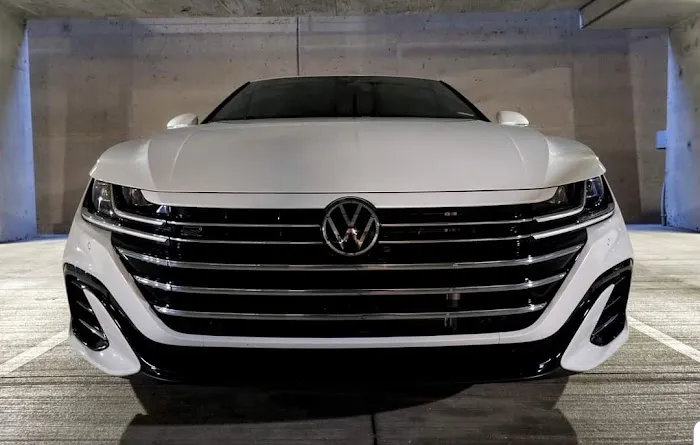 Kings Volkswagen Service Center 3
