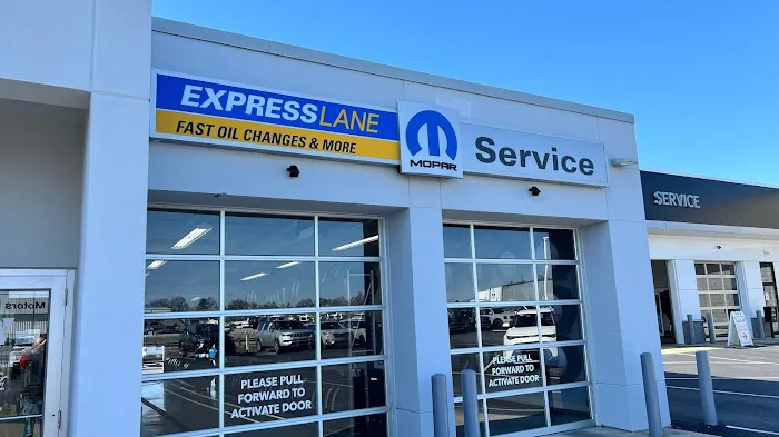 Jeff Wyler Chrysler Dodge Jeep RAM of Eastgate - Service Center 8