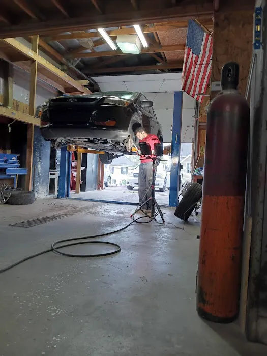 Mo's Auto Repair and Body Shop 6