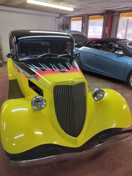 Jacks' Auto Upholstery 4