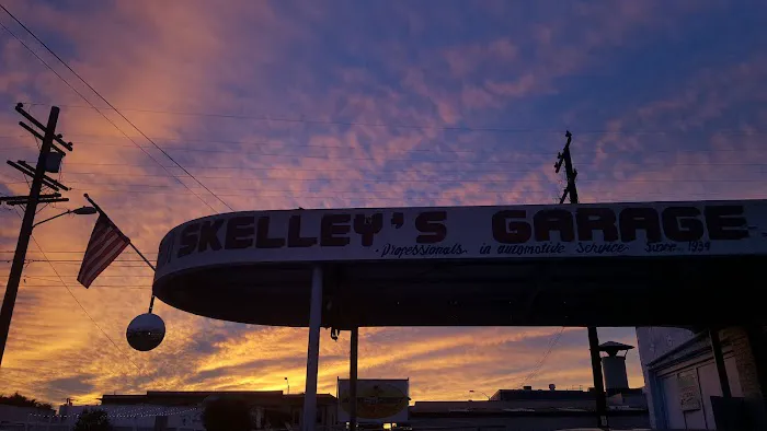 Skelleys Garage 0