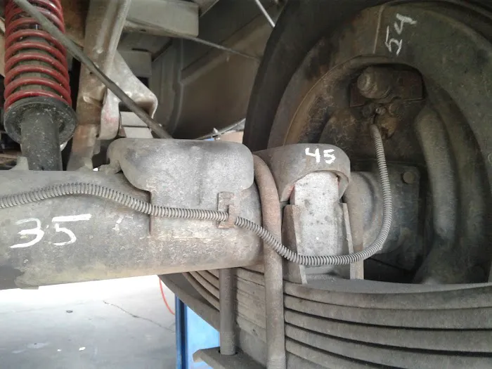 Skelleys Garage 5