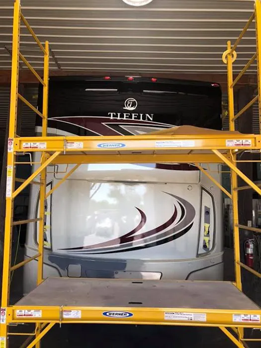 Ray's Paint & Body - Wrecker Services 7