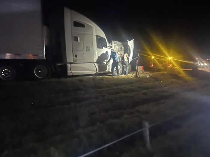 Immediate response truck and trailer repairs 0