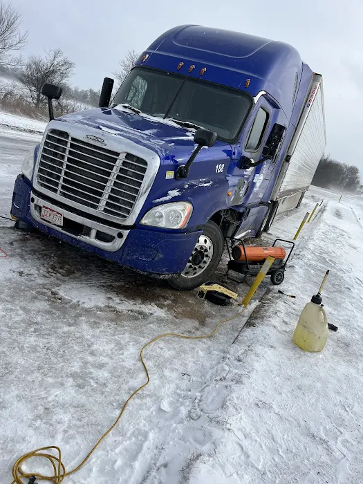 Immediate response truck and trailer repairs 6