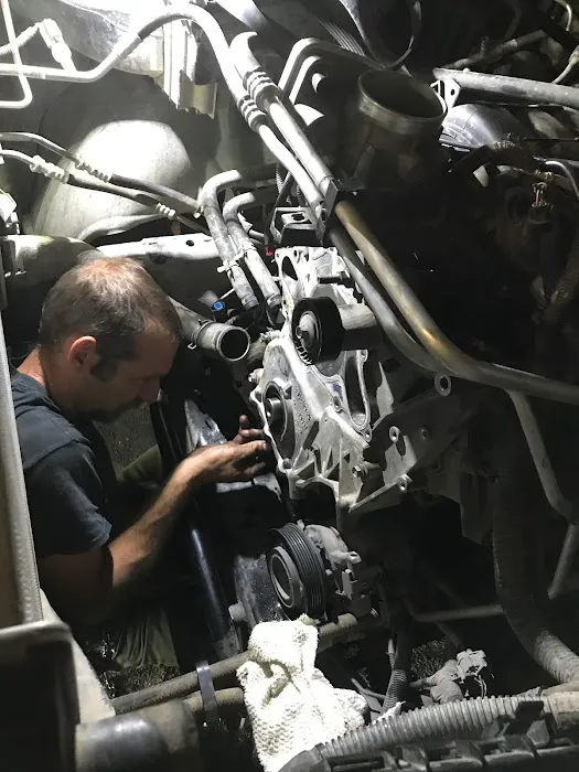 Immediate response truck and trailer repairs 8