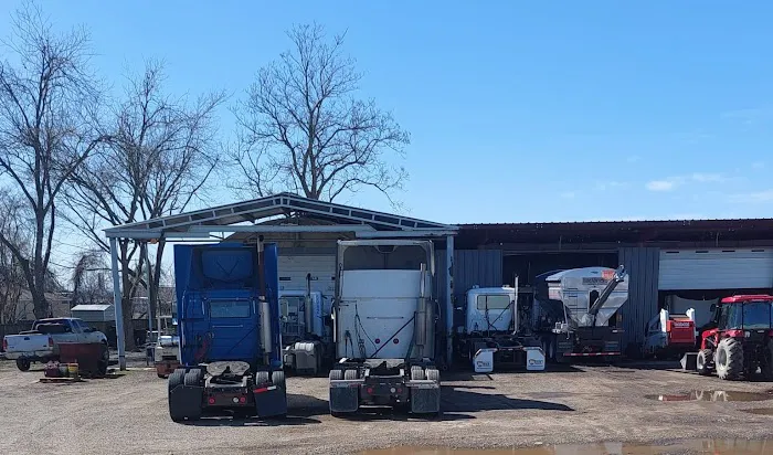 B&M Truck & Trailer Service 1