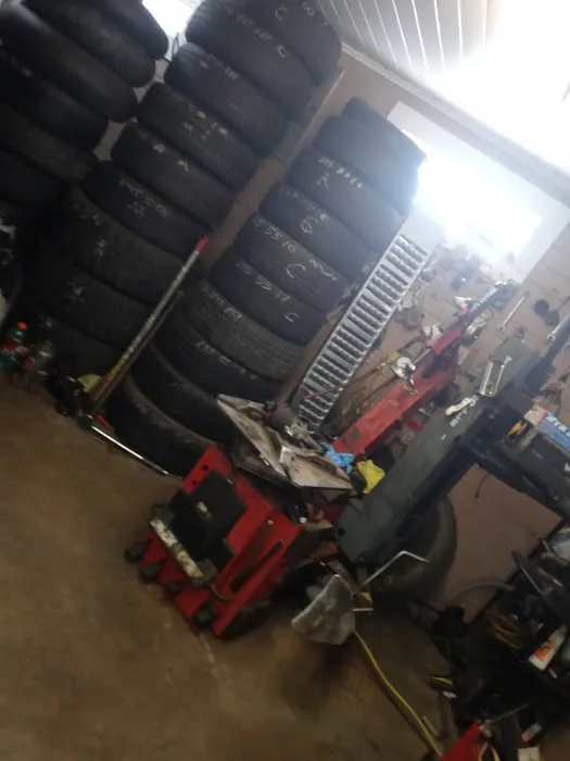 Hernandez Tires 6