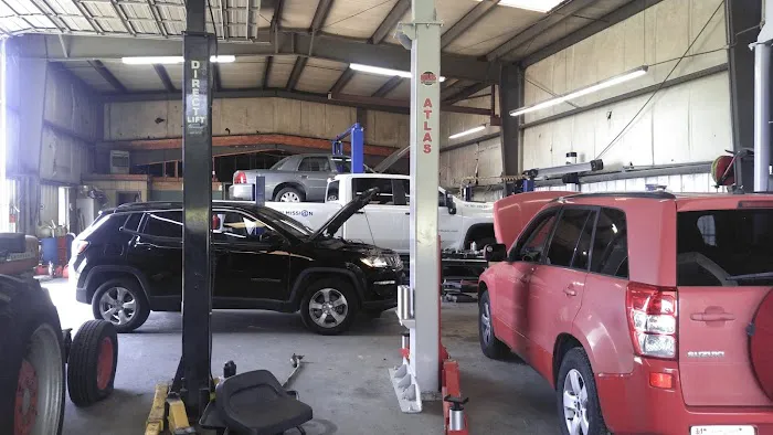 Dave's Automotive 0