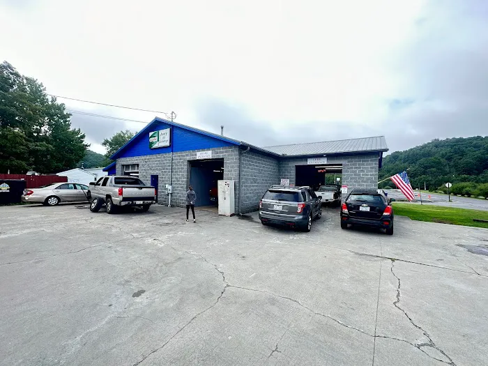 Hunter's Oil Change and Auto Repair 6