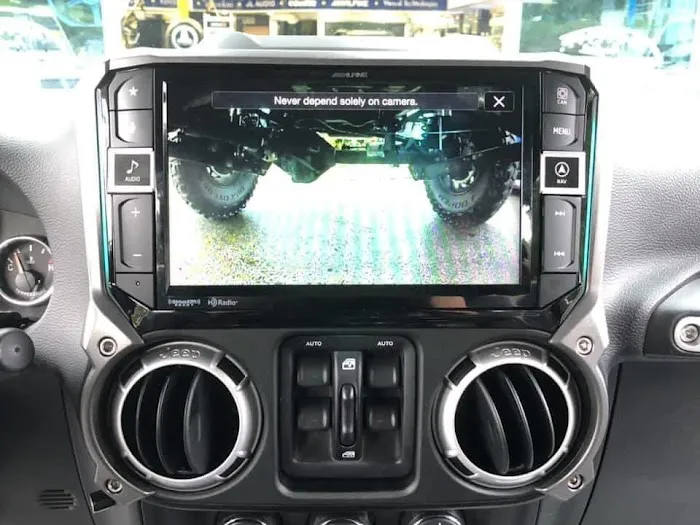 Dashboard Audio 9