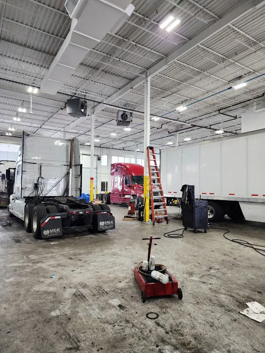 Navigation Truck Center 5