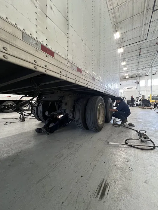 Navigation Truck Center 8