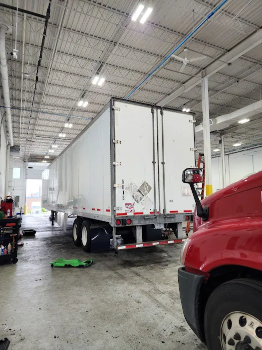 Navigation Truck Center 6
