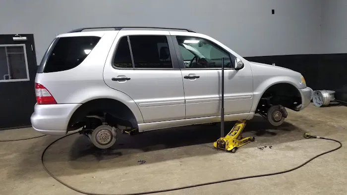 AzteK Tire Shop - Wood Dale 2