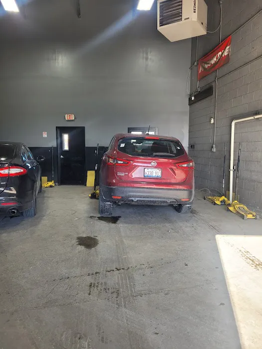 AzteK Tire Shop - Wood Dale 4