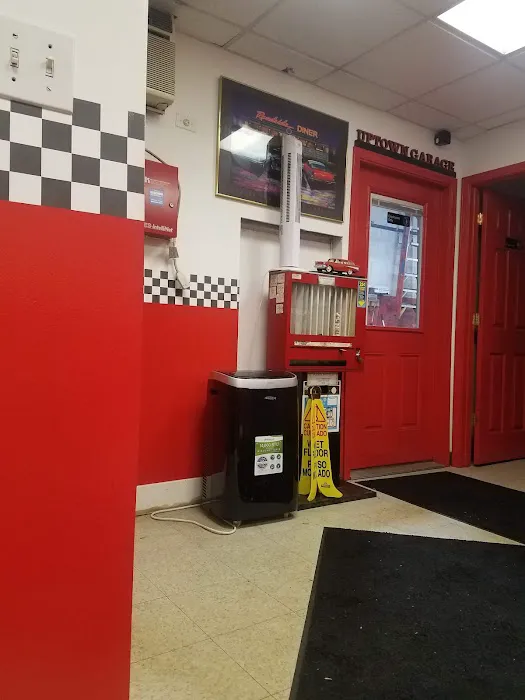 Uptown Garage 8