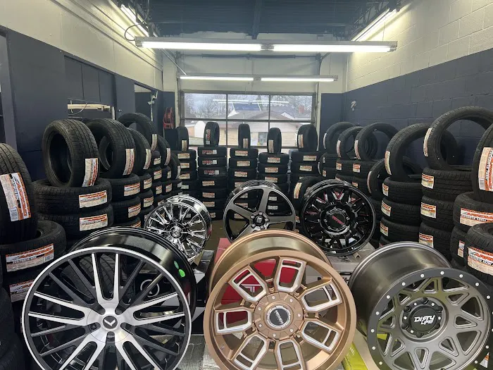 Sandusky Wheel And Tire 0