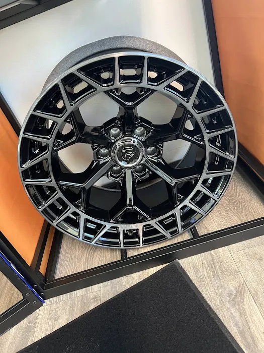 Sandusky Wheel And Tire 6
