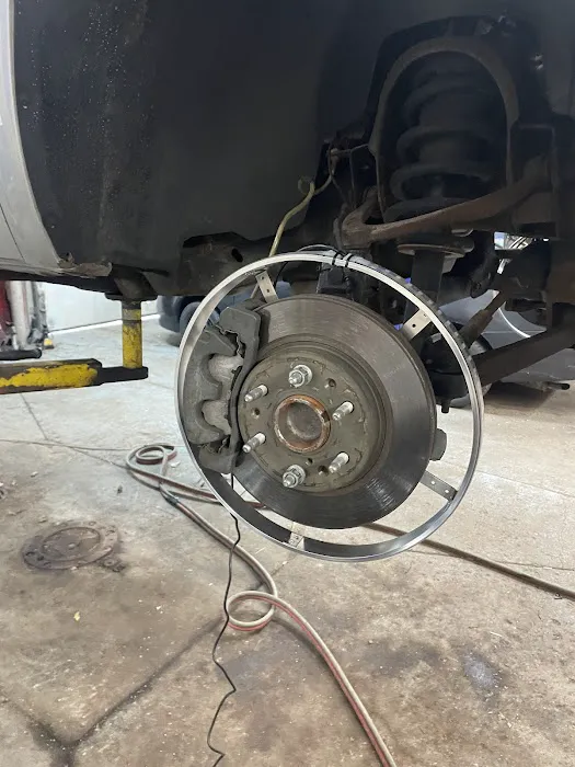 Mac's Auto Repair & Towing 4