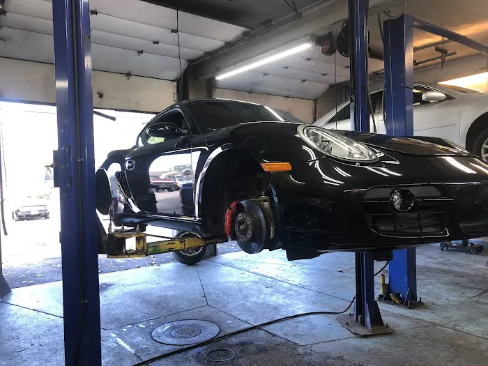 Mac's Auto Repair & Towing 1