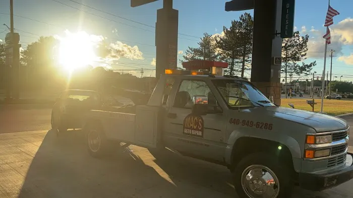 Mac's Auto Repair & Towing 2