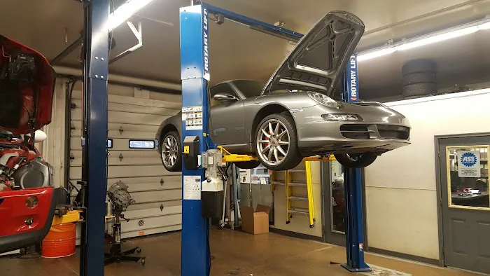 Layland Motors 7