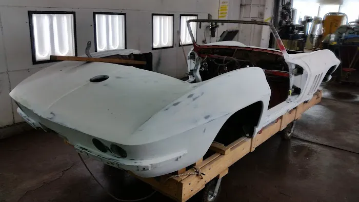 Holz Auto Repair & Painting 1