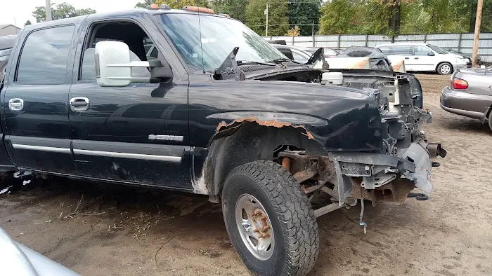 Paul's Auto Yard 4