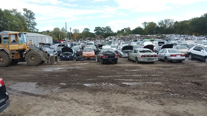 Paul's Auto Yard 3